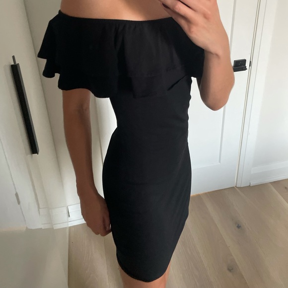 H&M Off The Shoulder Black Mini Dress - Picture 4 of 6